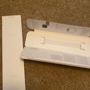 NIB Apple Watch 40mm White Solo Loop size 6 band